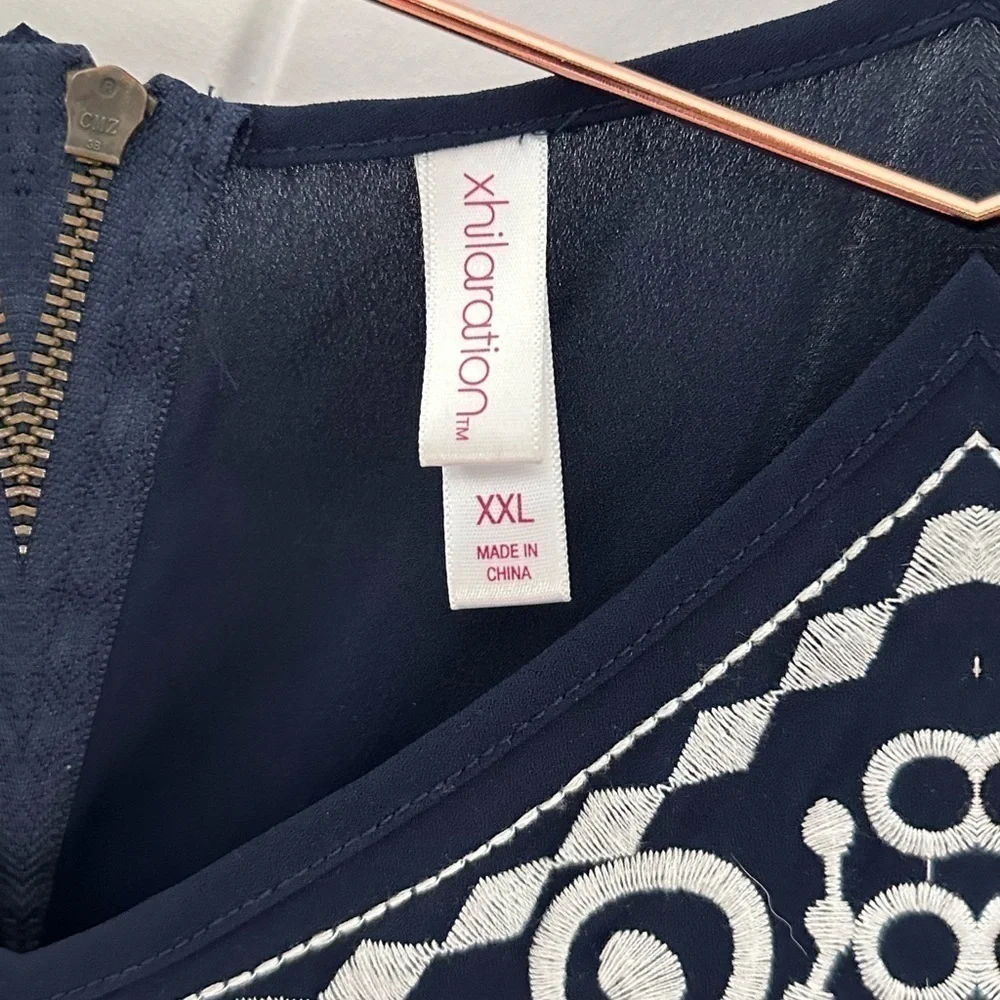 Xhiliration sleeveless blouse - Picture 4 of 5